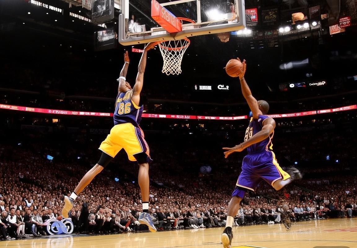 2015NBA总决赛：科比詹姆斯巅峰对决精彩回顾(图4)