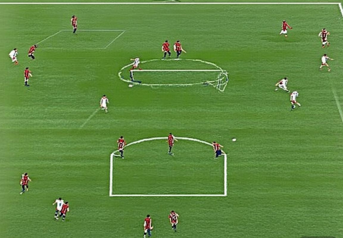 欧冠半决赛0-0平局揭秘：AC米兰VS曼联战术对决(图2)